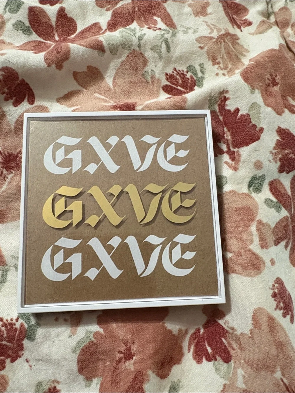 GX by Gwen Stefani Eyeshadow Palette — White & Gold